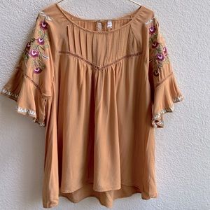 DONATED- Mustard sleeve embroidered top